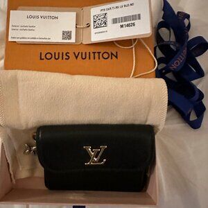 Tiny Recto Verso Card Holder LV Bloom